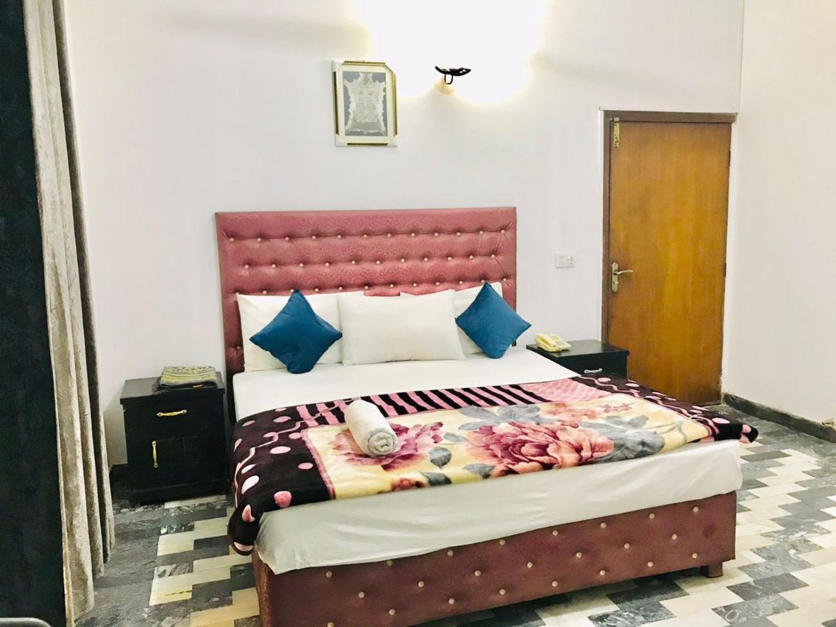 Hotel Rose Inn Lahore Exteriör bild